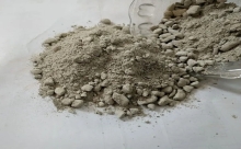 鋁鎂質(zhì)澆注料不同環(huán)境下氧化鋁原料應(yīng)該選擇燒結(jié)的還是電熔的？